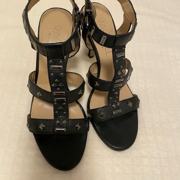 Rachel Roy black leather sandals with silver accents. Size 7. In good condition. - Picture 2 of 6